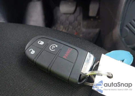 2017 Jeep Renegade Latitude Fwd from USA, damaged, VIN ZACCJABB0HPG33280